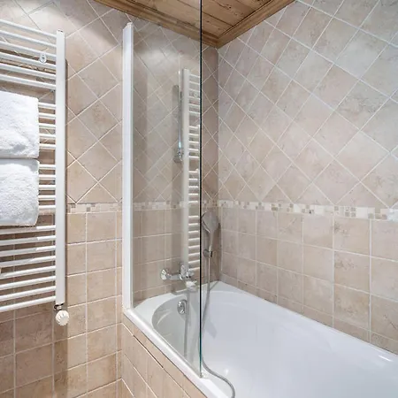 Independant A 1650 Avec Sauna, 4 Chambres, Parking - Fr-1-563-162 Horská chata Courchevel